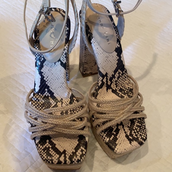 NWT GIANNI BINI shanika platform sandals - Picture 6 of 11